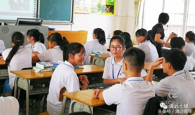 开学第一天:扫黑除恶进课堂