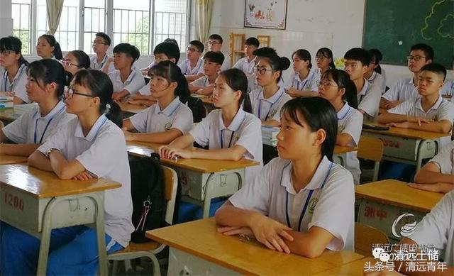 开学第一天:扫黑除恶进课堂